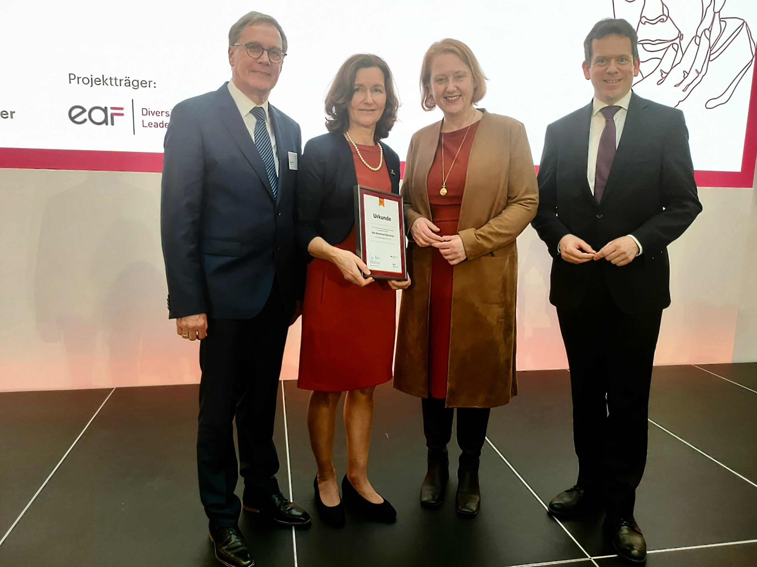 Ute Gremmel-Geuchen mit Helene-Weber-Preis ausgezeichnet
