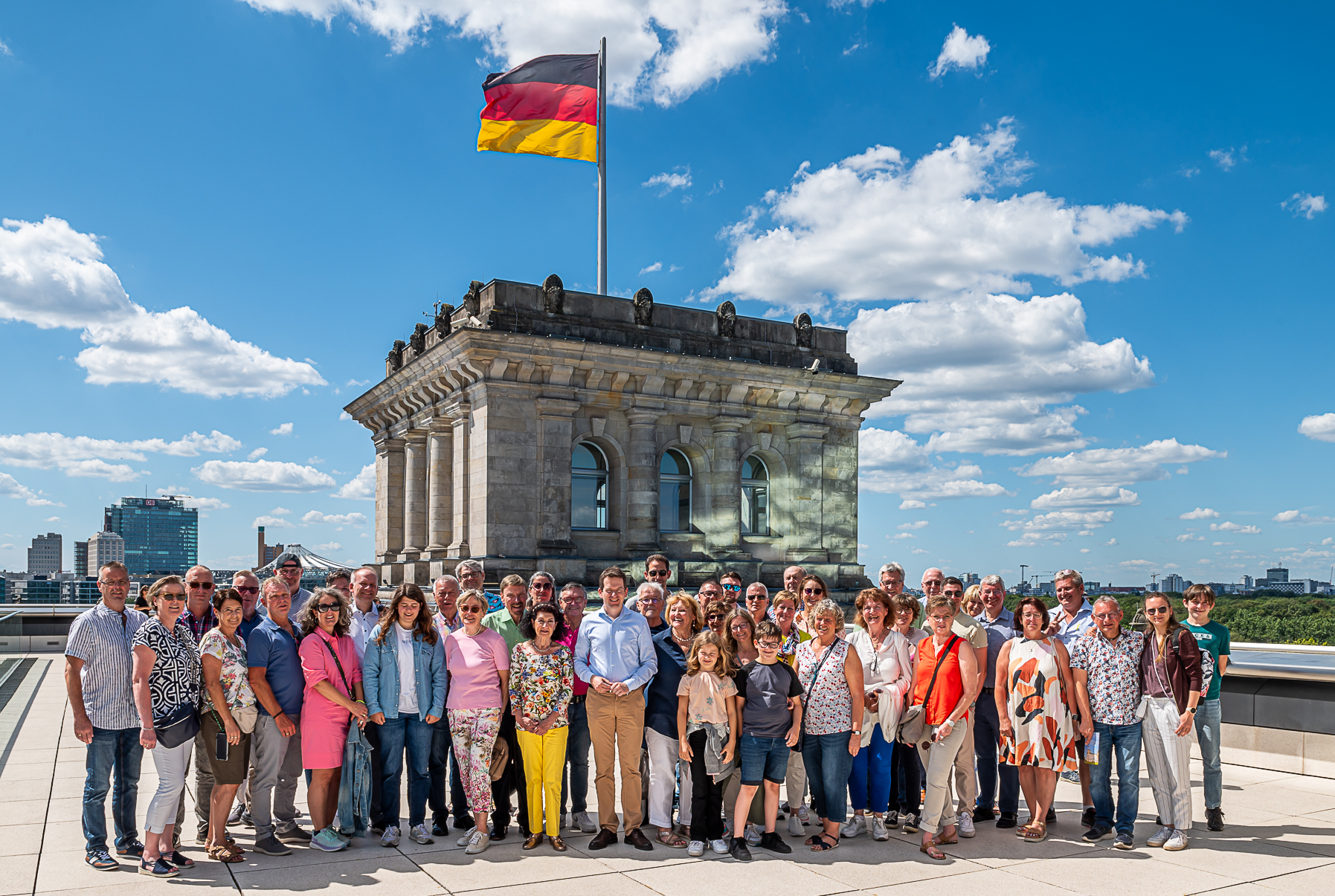 Besuchergruppe von Martin Plum erhält Führung durch das Schloss Bellevue