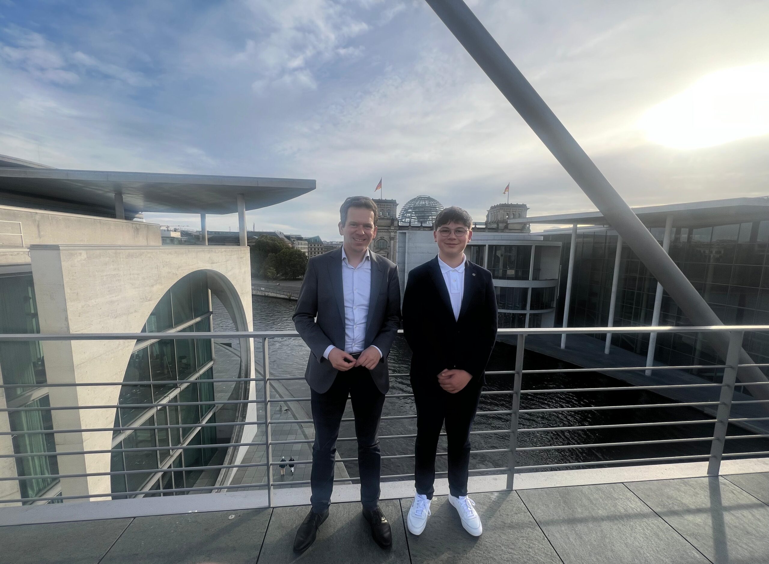 Junior-Abgeordneter trifft Abgeordneten in Berlin